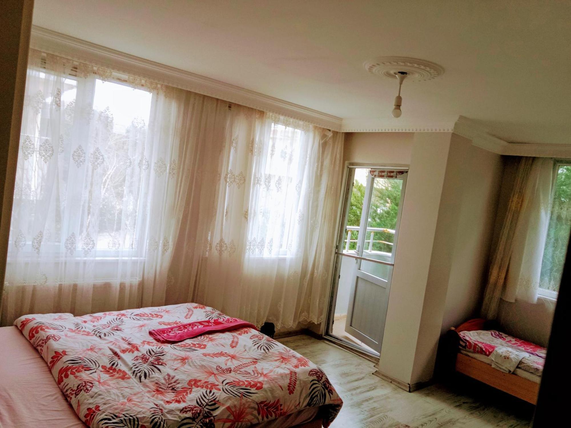 Ahmet Teacher Hotel,6 Minutes From The Airport Arnavutkoy Экстерьер фото