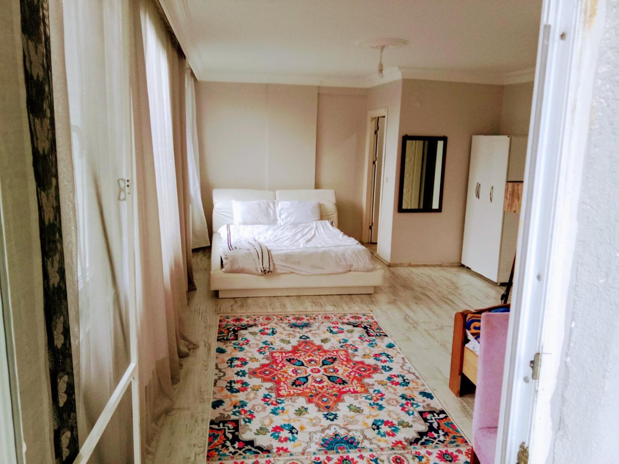 Ahmet Teacher Hotel,6 Minutes From The Airport Arnavutkoy Экстерьер фото